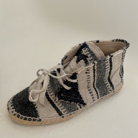 Chanel striped toile “cc” high top espadrilles - Picture 4 of 11